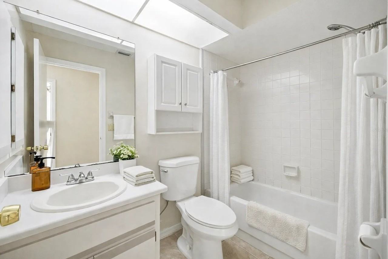 1203 Saxony Cir #C - Photo 5 of 18