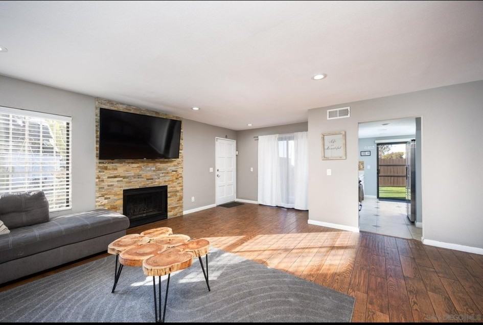 4403 Benfield Ct - Photo 2 of 14