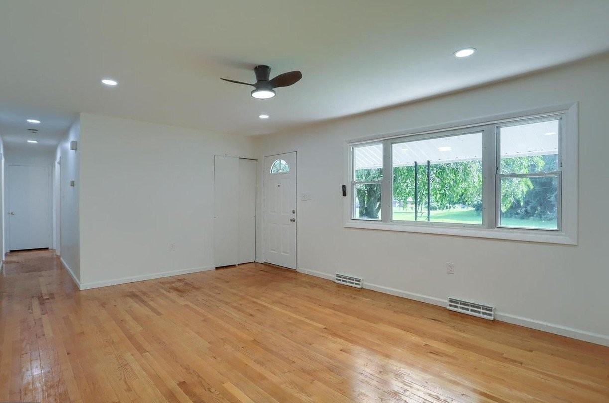 426 Linden St - Photo 3 of 12