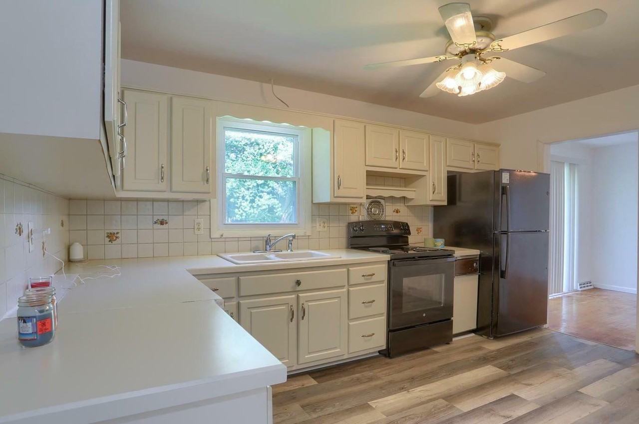 426 Linden St - Photo 7 of 12