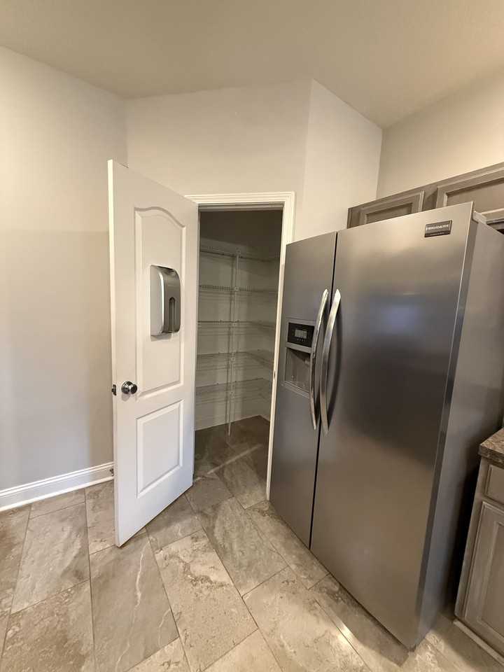 5245 Savannah Ln - Photo 6 of 21