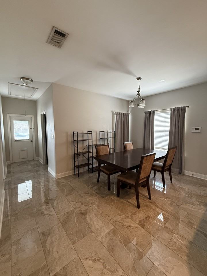 5245 Savannah Ln - Photo 7 of 21