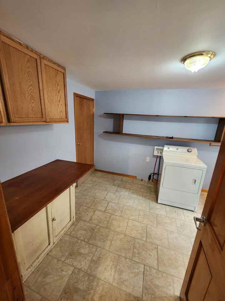 335 Rupert Dr #2 - Photo 3 of 8