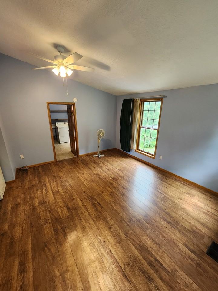 335 Rupert Dr #2 - Photo 5 of 8