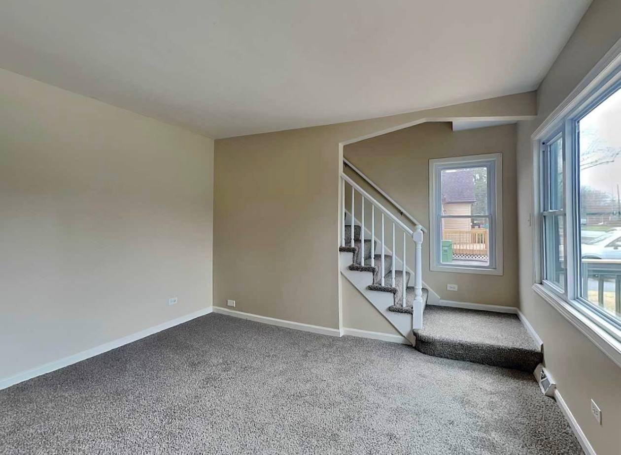 9308 Nordica Ave - Photo 2 of 17