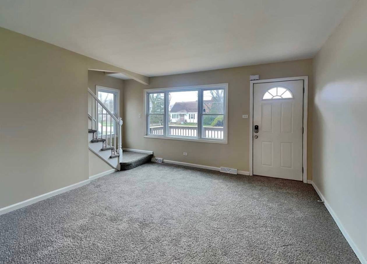 9308 Nordica Ave - Photo 3 of 17