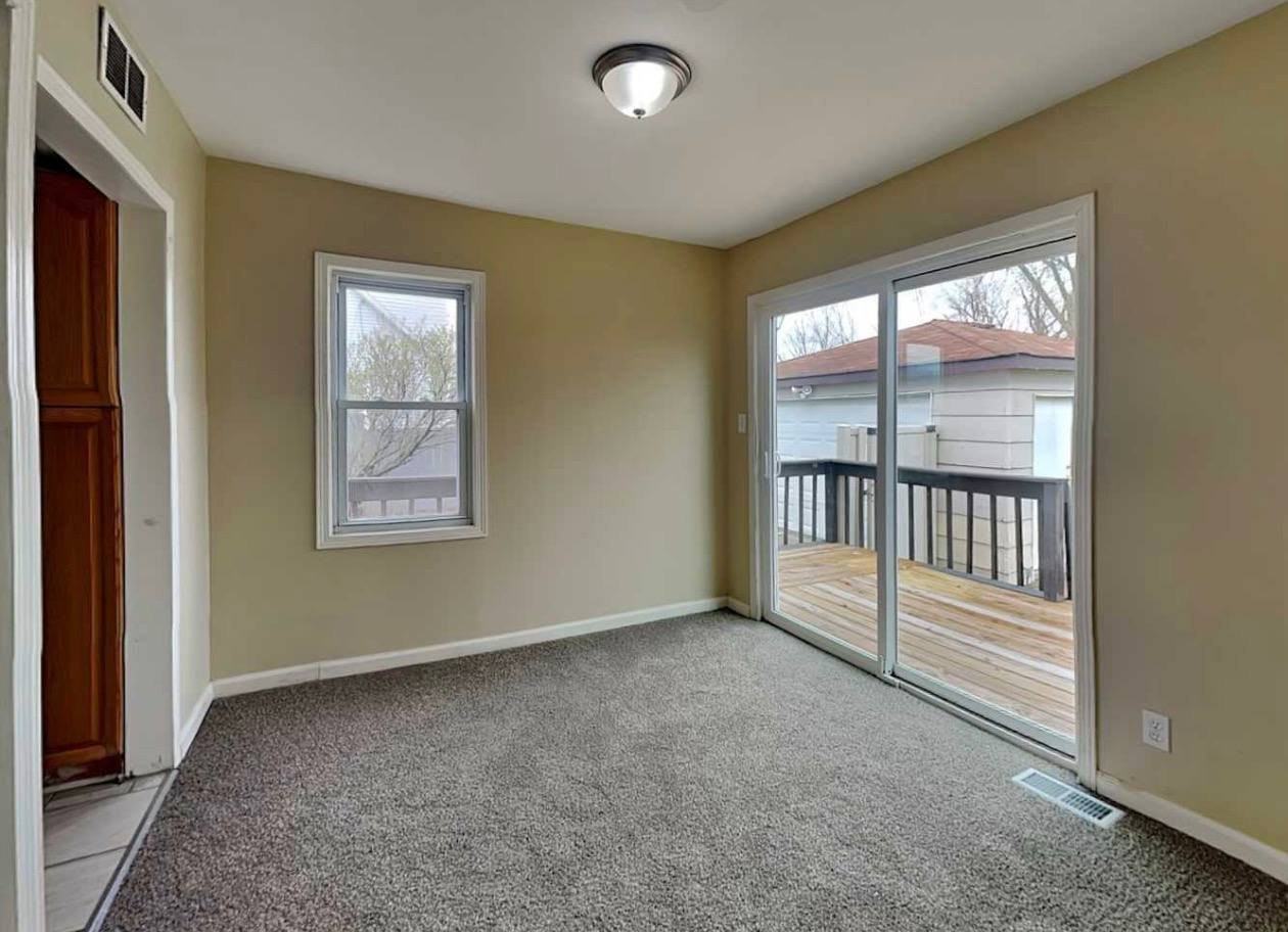 9308 Nordica Ave - Photo 4 of 17