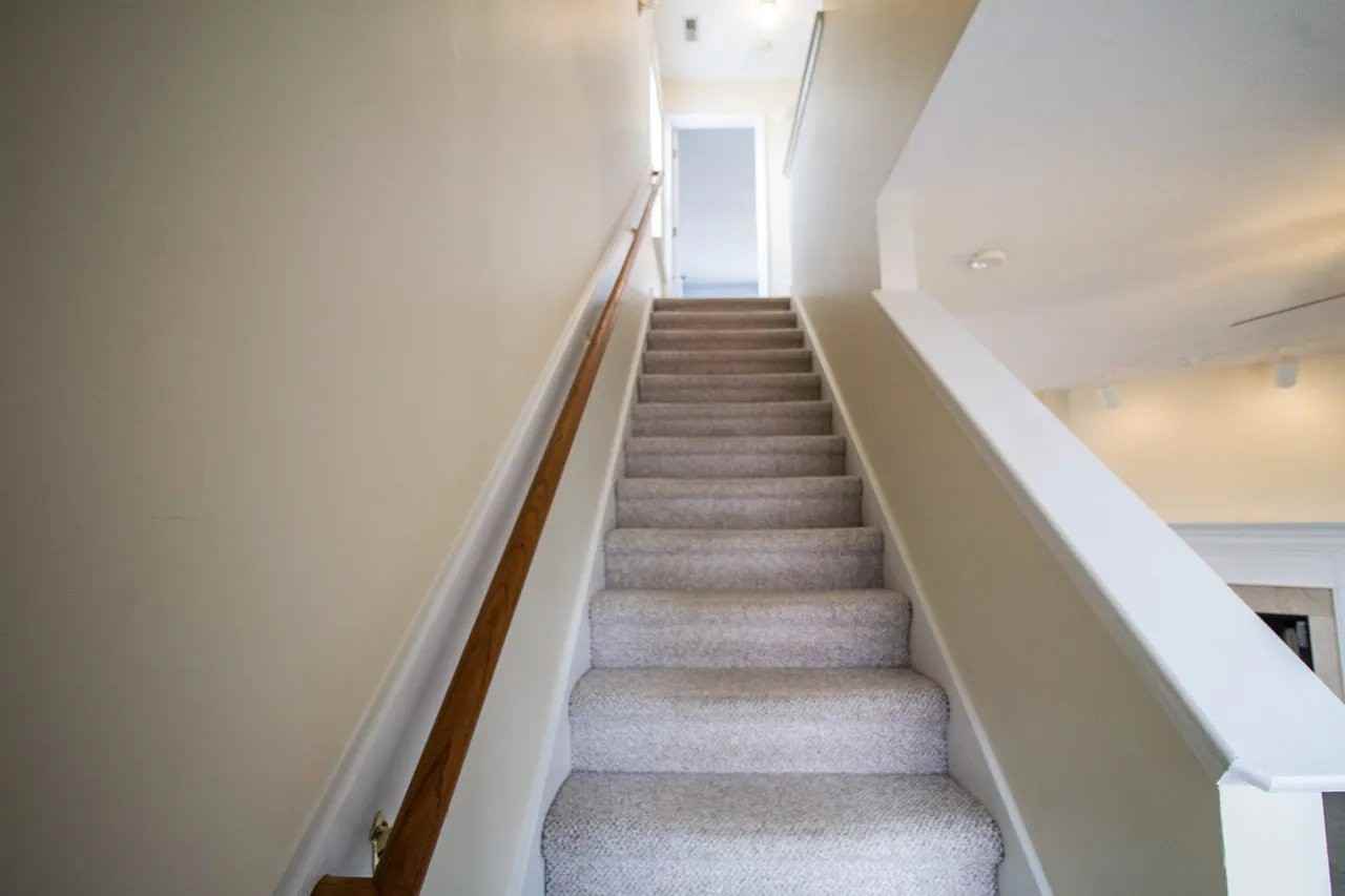 550 Flintlock Ct - Photo 2 of 9