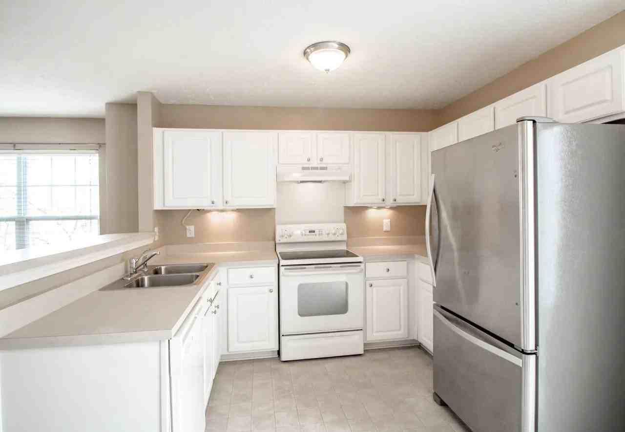 550 Flintlock Ct - Photo 3 of 9