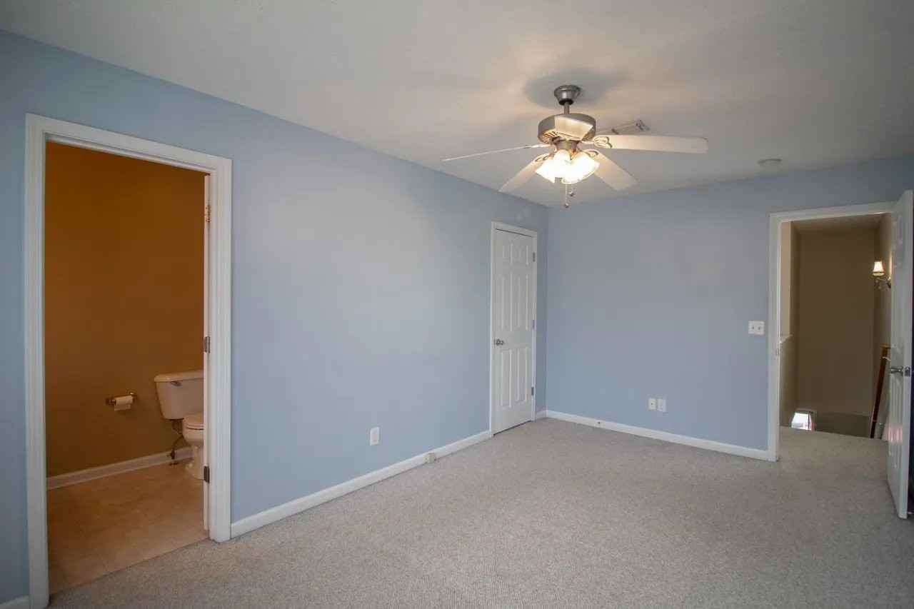 550 Flintlock Ct - Photo 4 of 9