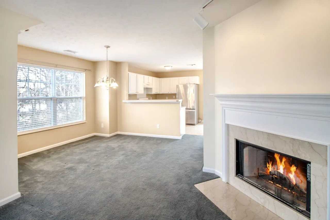 550 Flintlock Ct - Photo 7 of 9