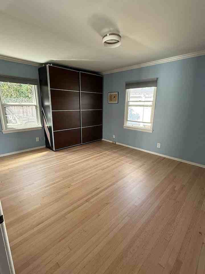 1221 S Curson Ave - Photo 4 of 7