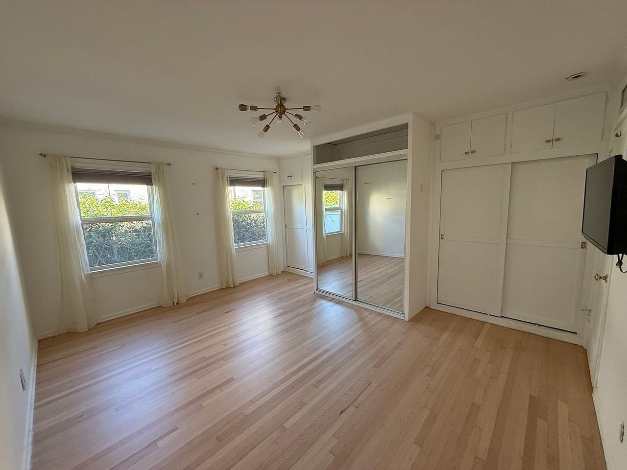 1221 S Curson Ave - Photo 7 of 7