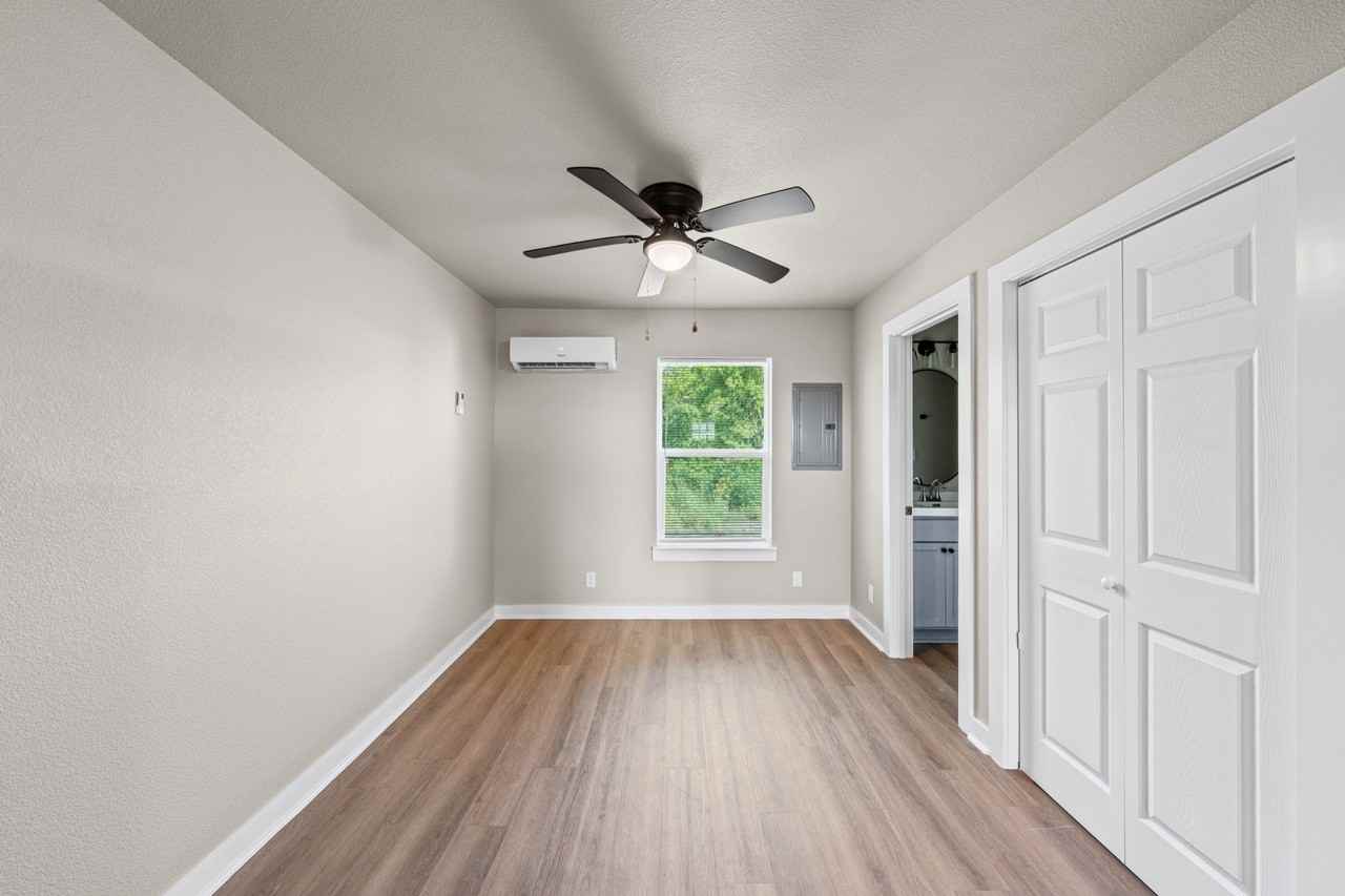 101 Thomas St Unit B - Photo 2 of 11