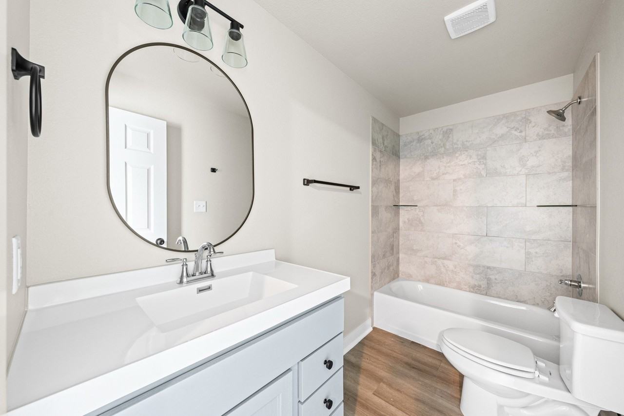 101 Thomas St Unit B - Photo 7 of 11