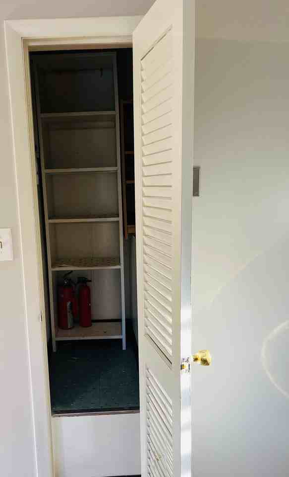 8406 Parrish Ave - Photo 5 of 15