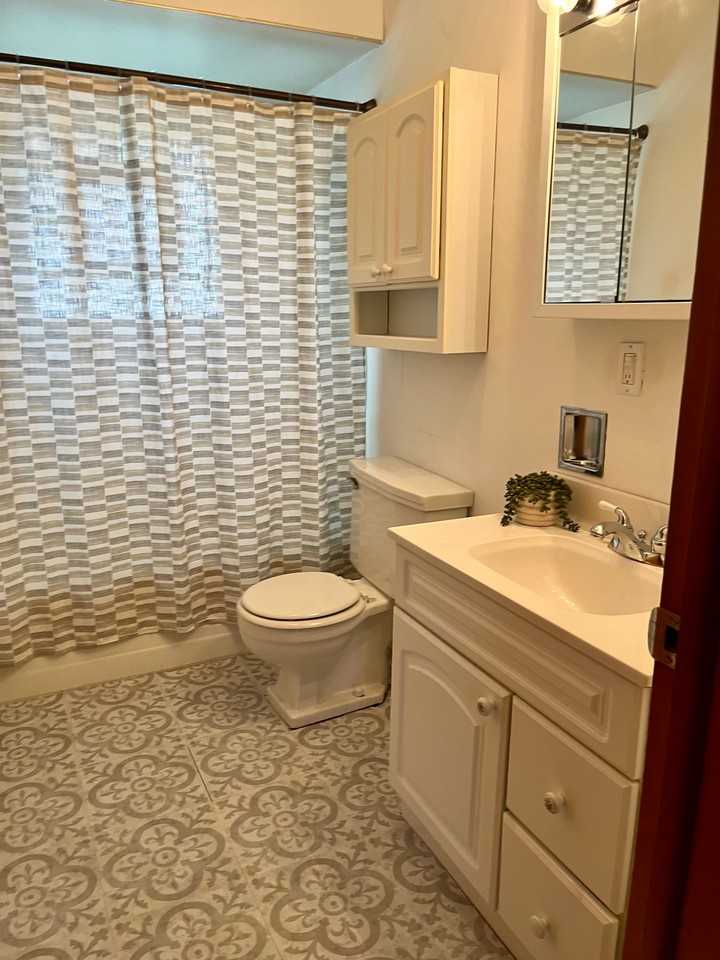 8406 Parrish Ave - Photo 7 of 15
