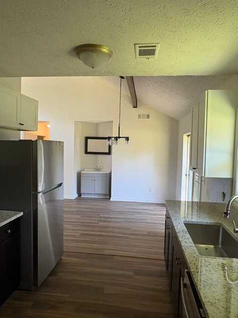 4610 Greenbriar Trl Sw #204 - Photo 5 of 17