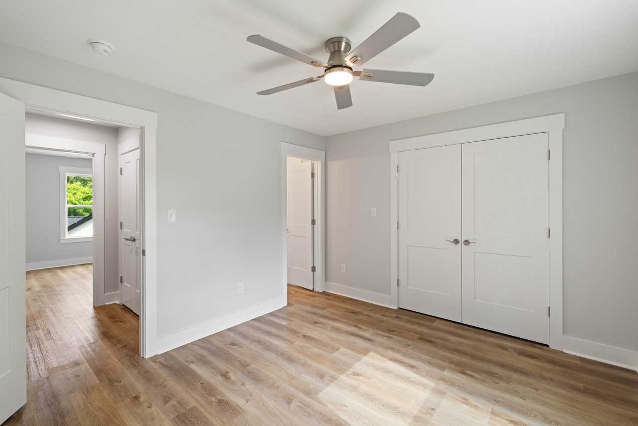 5412 Dorsey St - Photo 3 of 6