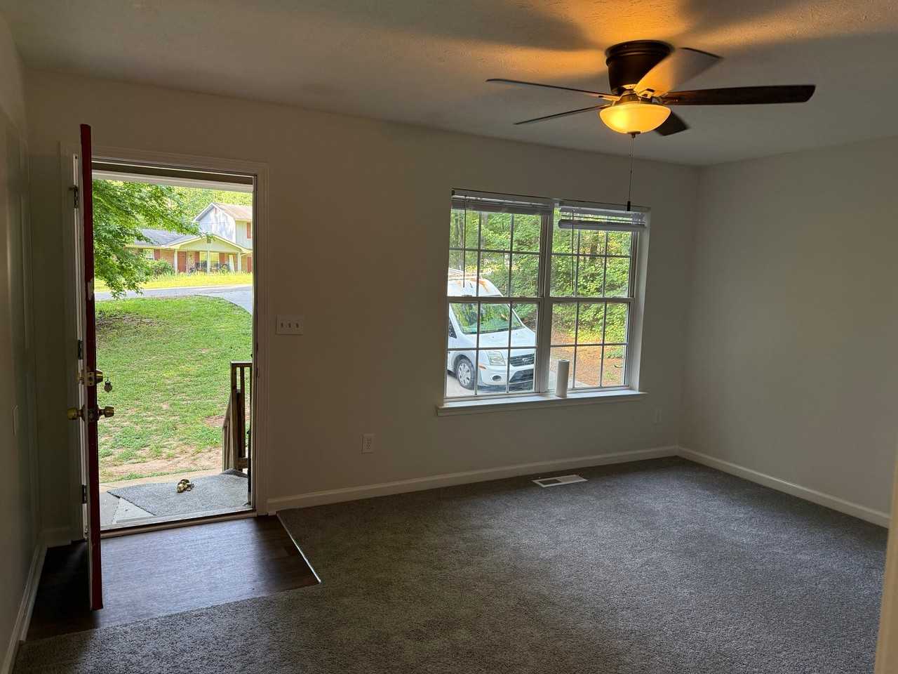 133 Taunton Rd - Photo 4 of 11