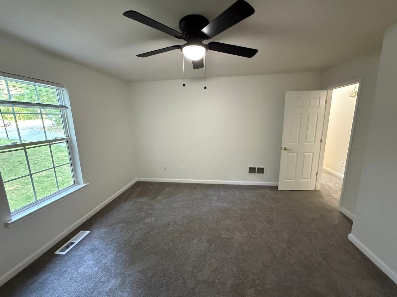 133 Taunton Rd - Photo 6 of 11