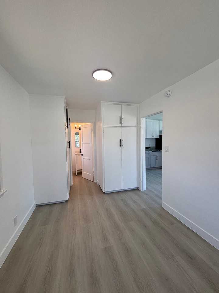 1512 W 5th St #1512 - Photo 3 of 8