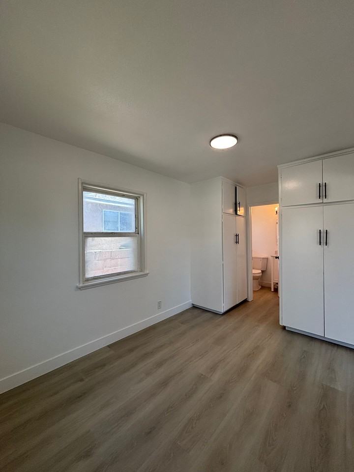 1512 W 5th St #1512 - Photo 6 of 8