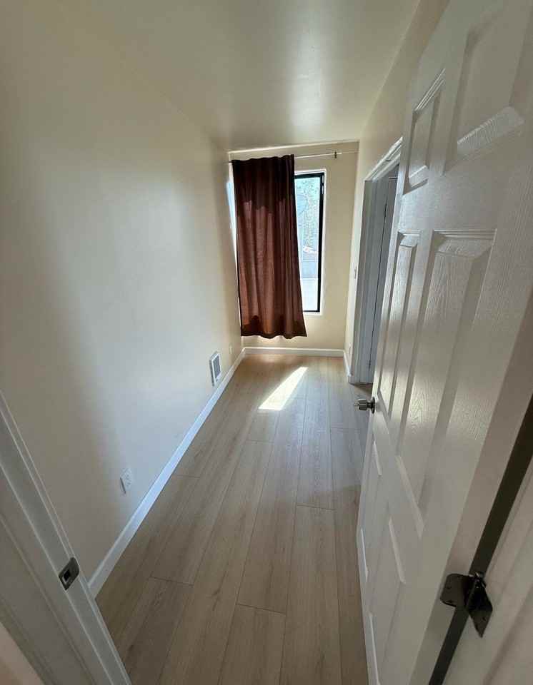 1700 Le Roy Ave #8 - Photo 5 of 11