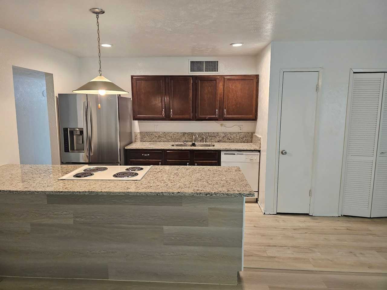 524 Oldbridge Dr - Photo 4 of 15