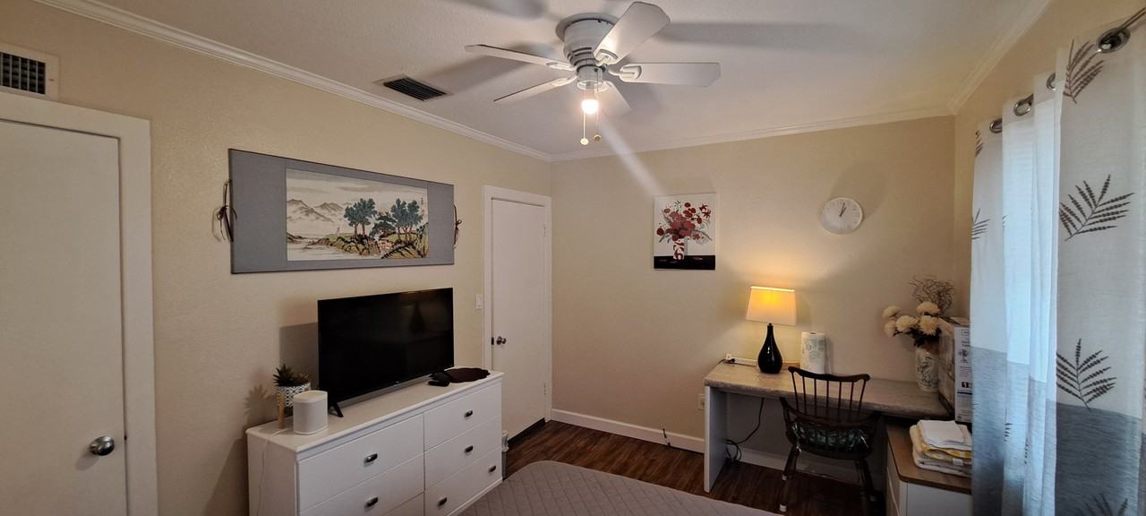 1244 Grove St - Photo 6 of 11