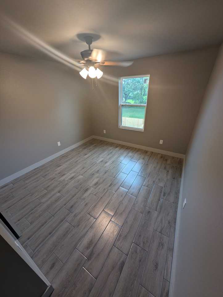 2705 Nora St - Photo 2 of 6