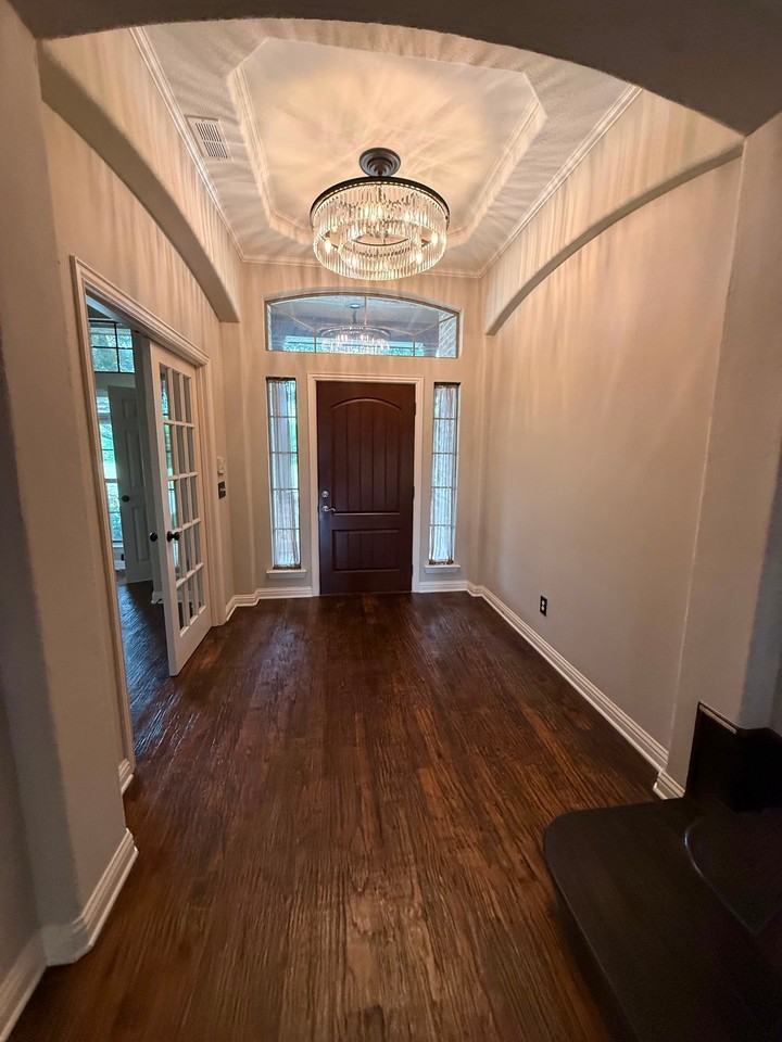 518 Creekside Dr - Photo 4 of 20
