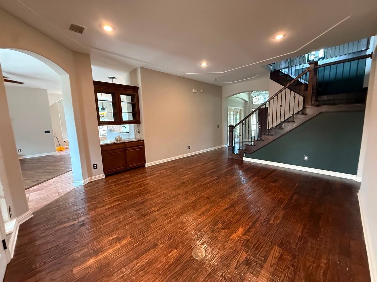 518 Creekside Dr - Photo 5 of 20