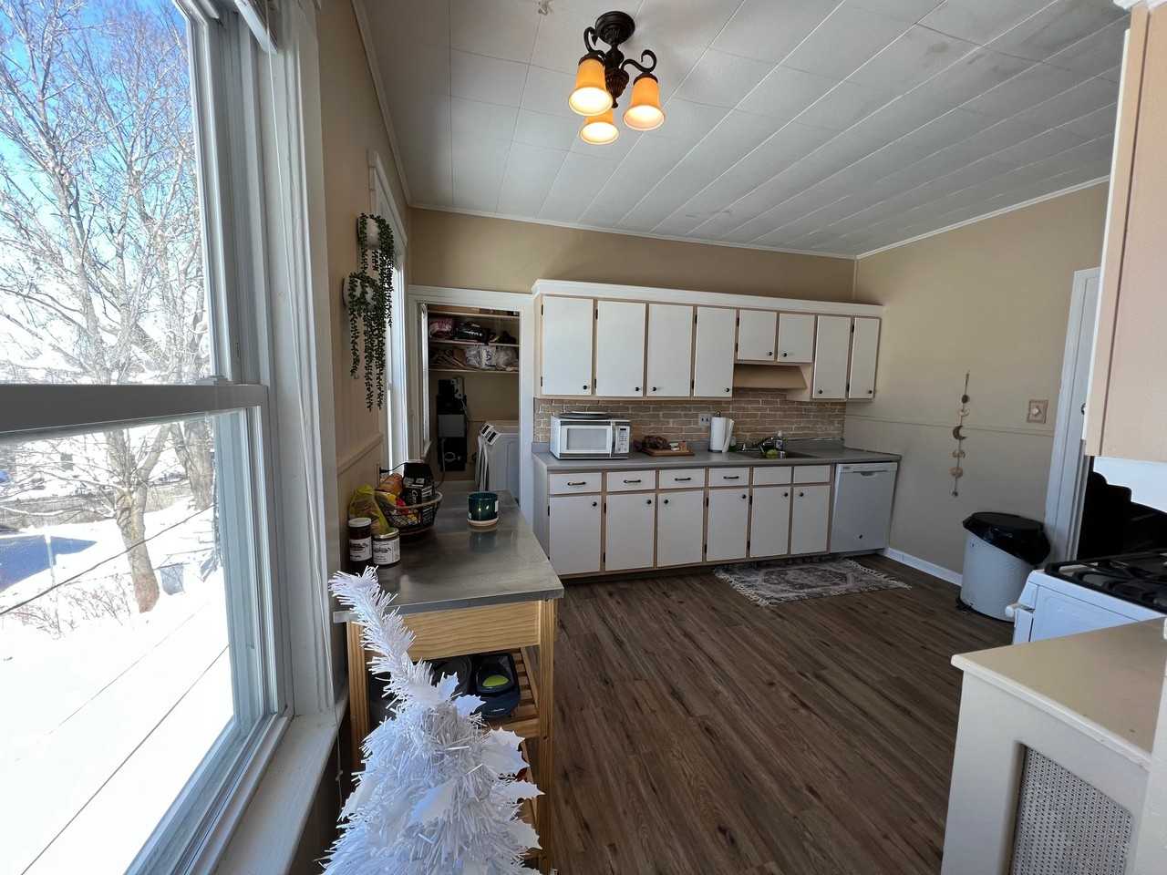 10 Davis St #2 - Photo 6 of 10