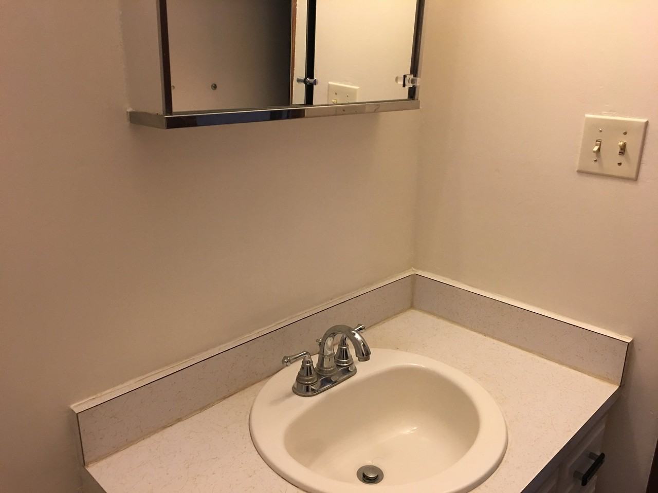 682 Loomis Ave - Photo 6 of 12