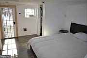 1226 W Cross St #B - Photo 2 of 5