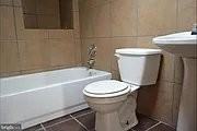 1226 W Cross St #B - Photo 4 of 5