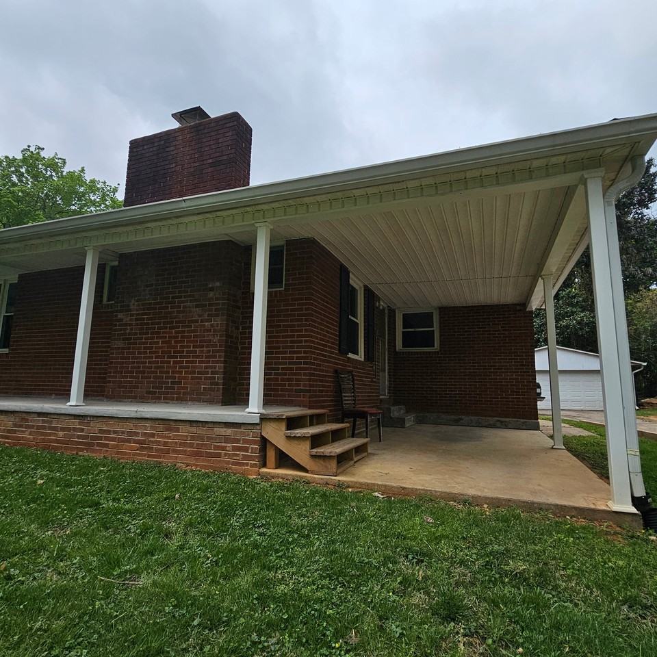 548 Greenway Dr - Photo 3 of 25