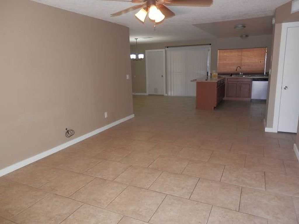 804 W Colgate Dr - Photo 4 of 5