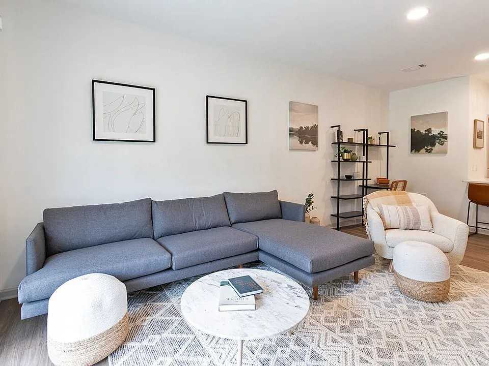 1 Trinity Ct - Photo 5 of 16