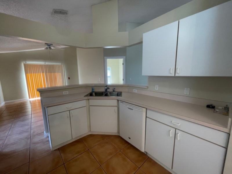 4312 Iveyglen Ave - Photo 3 of 16