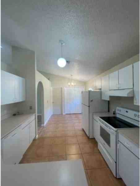 4312 Iveyglen Ave - Photo 4 of 16