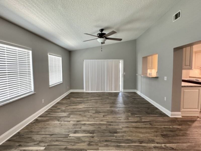 1301 Queen Elaine Dr - Photo 7 of 37
