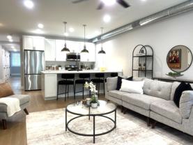 2641 W Carmen Ave #3E - Photo 1 of 1