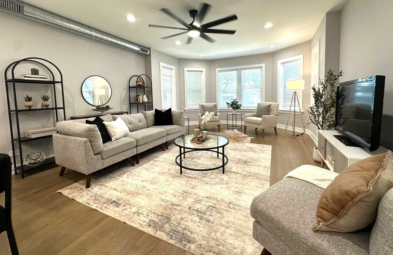 2641 W Carmen Ave #3E - Photo 3 of 29