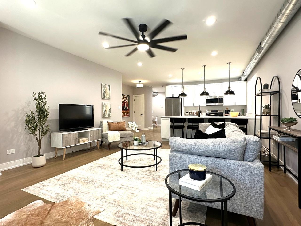 2641 W Carmen Ave #3E - Photo 5 of 29