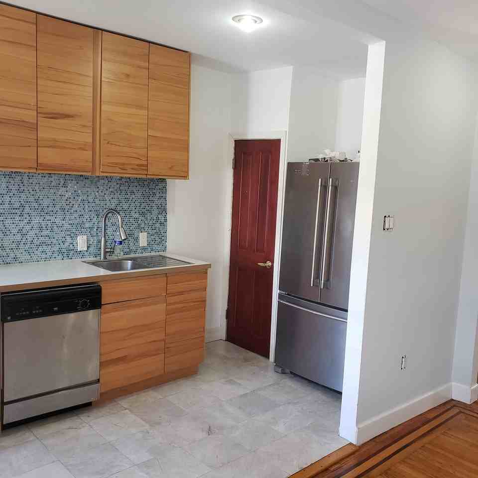 2711 W Westmoreland St #NA - Photo 2 of 13