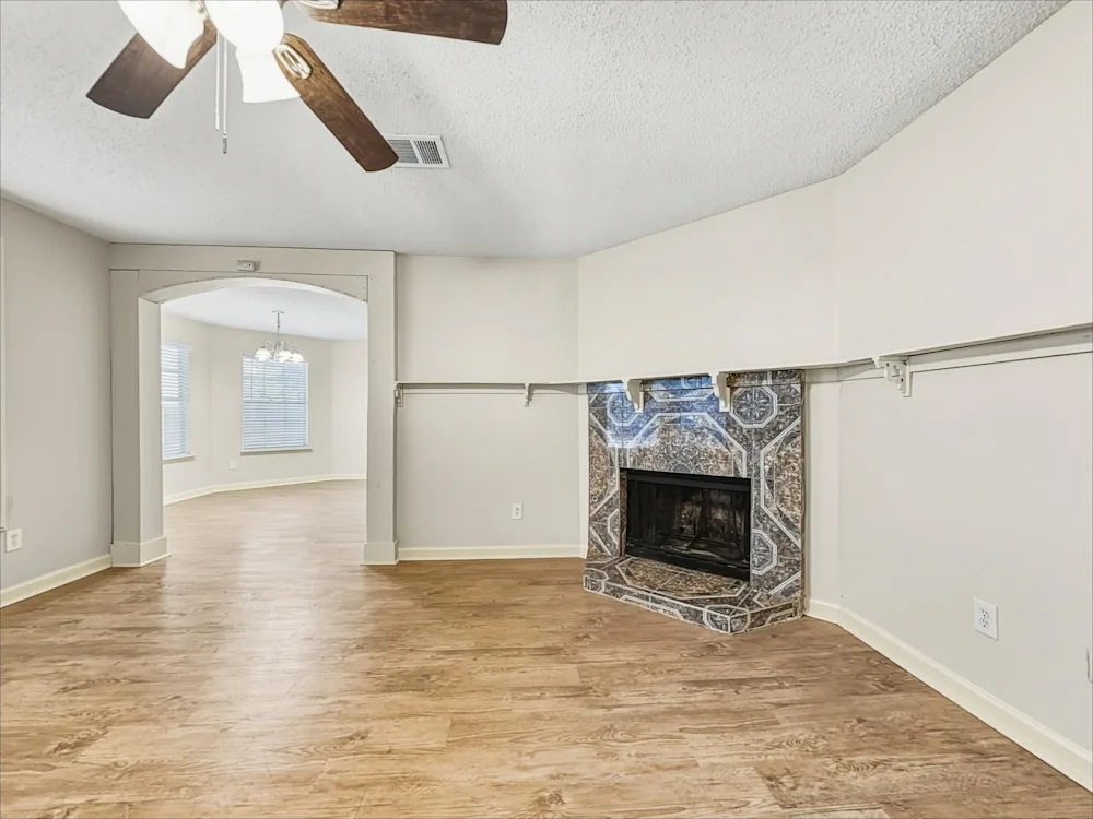 5200 Waltham Ct #NA - Photo 2 of 13