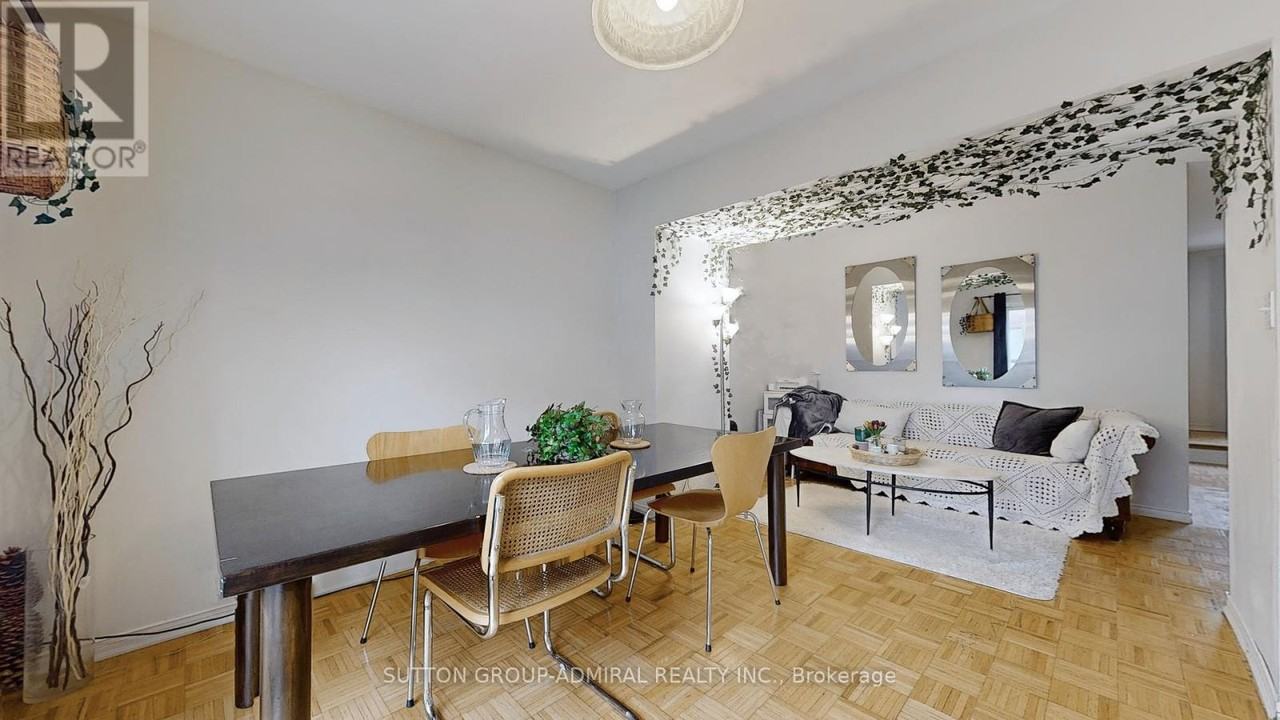 365 Murray Ross Parkway - Photo 2 of 12