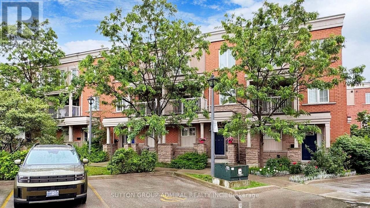 365 Murray Ross Parkway - Photo 5 of 12